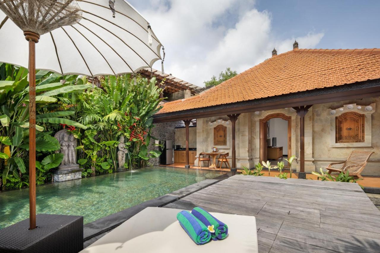 Giri Bhagawan Villas & Spa Nusa Dua  Exterior photo